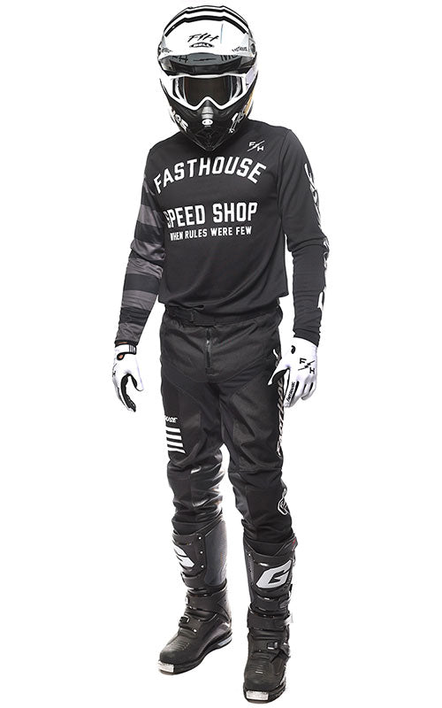 CARBON-BLK.jpg__PID:199608c8-d1e2-4c29-883b-b3b60b84e365